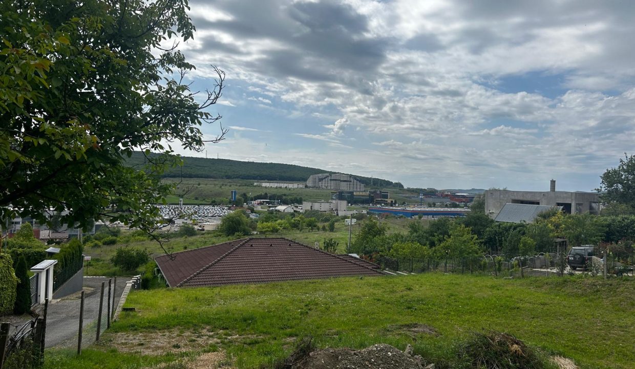 WhatsApp Image 2025-11-27 at 22.44.27 (4)