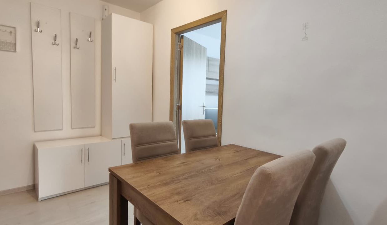 e90dfb49-075b-49b5-ac45-d80d3207bea7